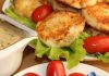 Empanadas de papa con salsa de champiñones